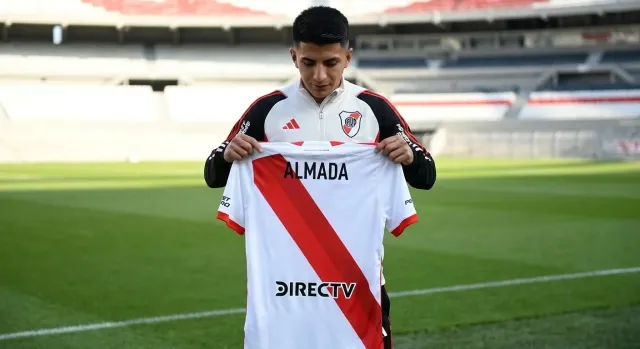 River Plate presenta a Thiago Almada