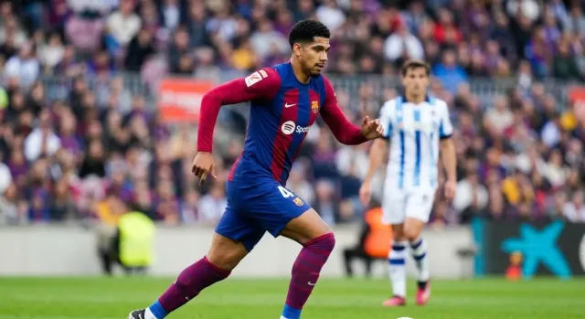 Araujo leaves for Liverpool after 8 years at Barcelona