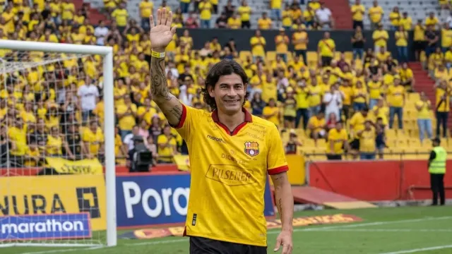 Ismael Blanco offers himself as Barcelona coach