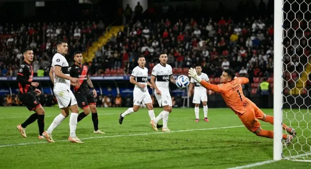 Vasco dominates but fails to score against Olimpia in Round of 16