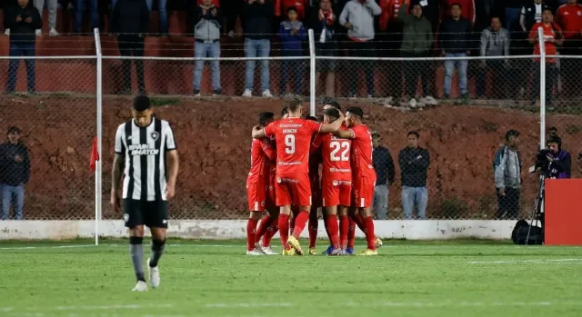 Cienciano goleó 6-1 a Botafogo y apunta a semifinales