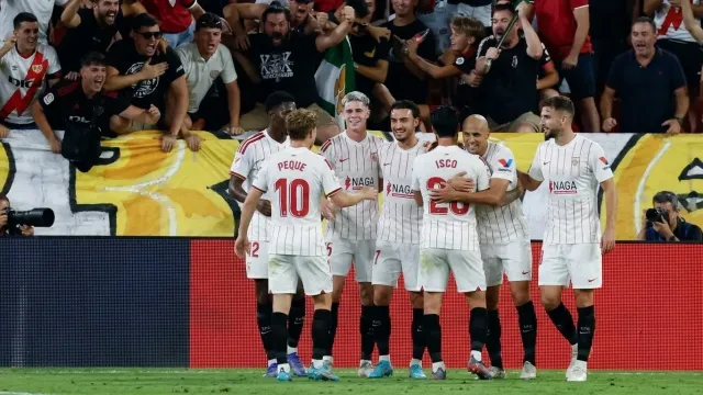 Sevilla remonta y vence al Rayo en el minuto 96
