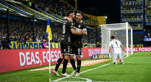 Platense y Boca empatan entre polémicas