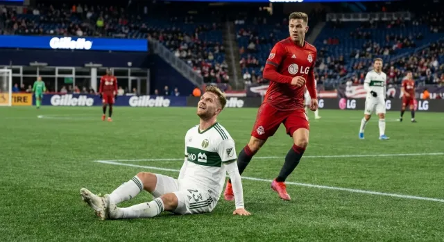 Toronto vence al Revolution pese a su inferioridad
