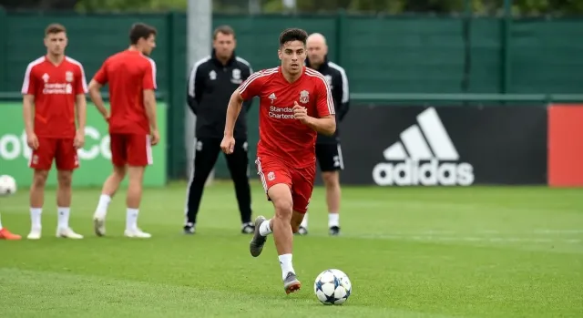 Víctor Muñoz, el heredero del '23' en Liverpool tras la salida de Luis Díaz