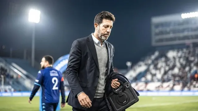 Nacional fires Bava after Racing loss