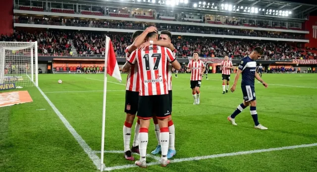 Estudiantes goleó a Gimnasia 4-0 antes de la revancha por Libertadores