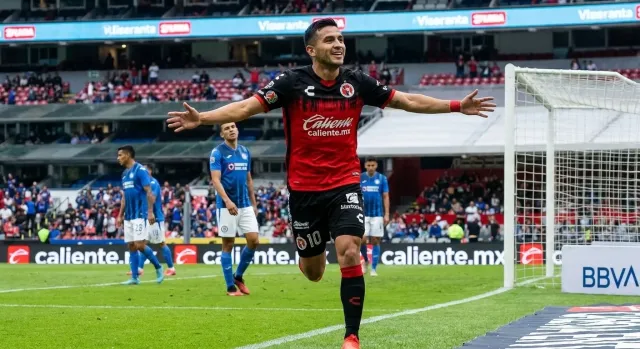 Mora marca en Xolos 2-1 ante Cruz Azul tras comenzar en su club homónimo