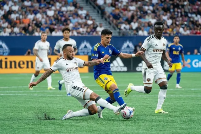 Houston gana 1-0 a Vancouver y mantiene el liderato