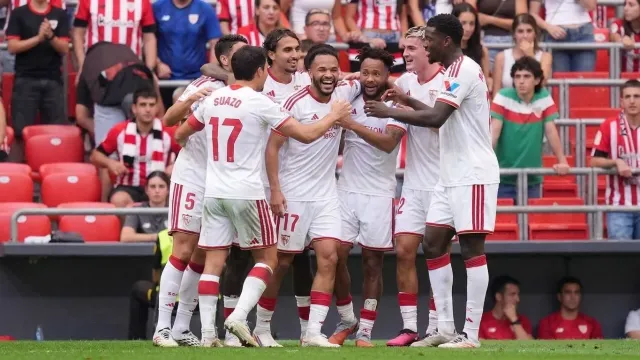 Sevilla domina en San Mamés con expulsión temprana