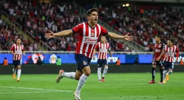 Chivas goleó 5-2 a Xolos con doblete de Ricardo Marín