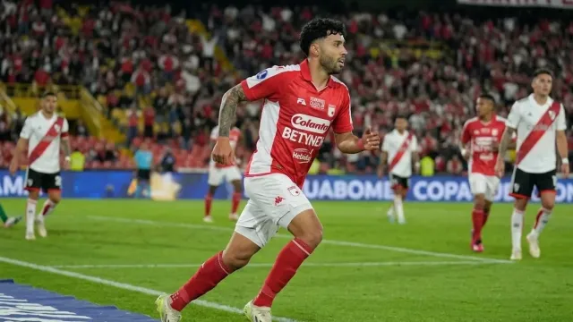 Santa Fe empatiza en El Campín y deja la serie con River sin definir