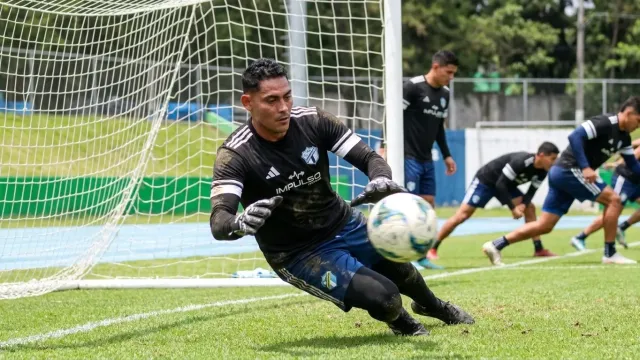 Fredy Pérez back at Comunicaciones before clásico