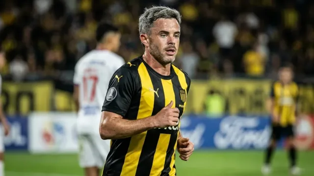 Peñarol tops Torque ahead of clásico vs. Nacional