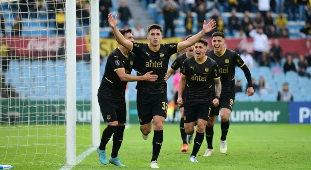 Umpiérrez Braces Peñarol's 4-0 Rout