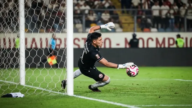 Universitario: Romero bajo presión por 11 goles en 8 fechas