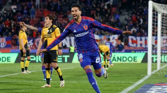 Lucero Nets Two in La U's 4-2 Win Over Coquimbo