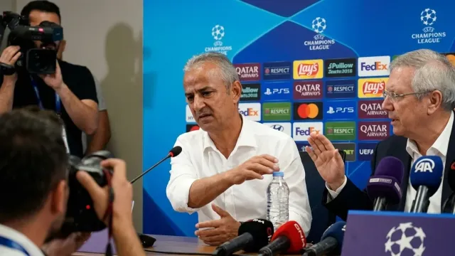 Fenerbahçe: Kartal renuncia pero el presidente lo retiene