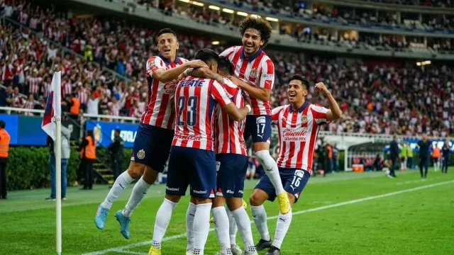 Chivas vs América: líder y vencido en el Clásico Nacional