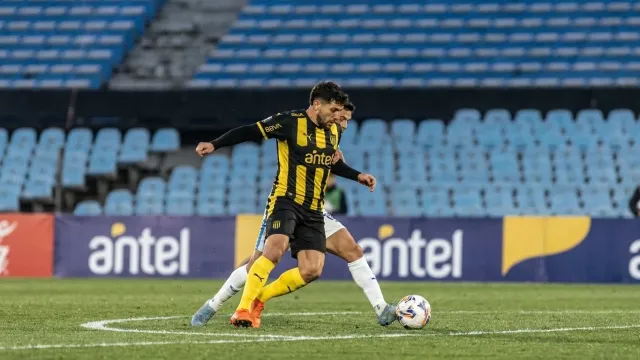 Remedi brilló en Peñarol y elogió a Pezzella