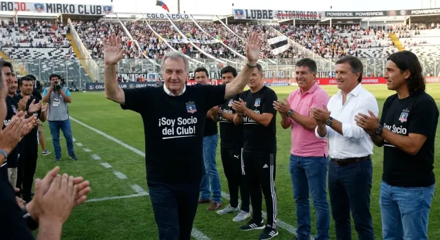Colo Colo homenajeó a Mirko Jozic tras 20 años sin venir a Chile