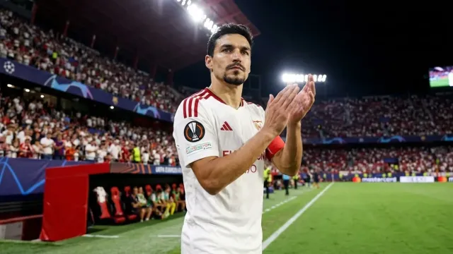 Suazo: el Sevilla cayó ante el Barça pero "con la cabeza alta"