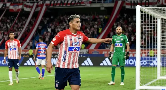 Teo Gutierrez asks fans to back Viera after Junior's 4-1