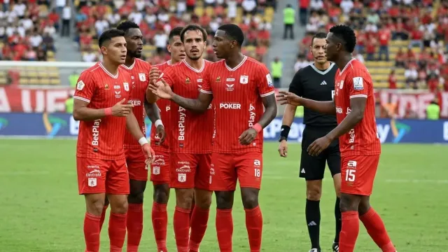 América Fires Back at Roldán Again