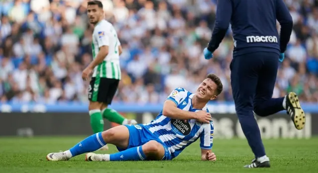 Casadó has collarbone surgery after Deportivo injury