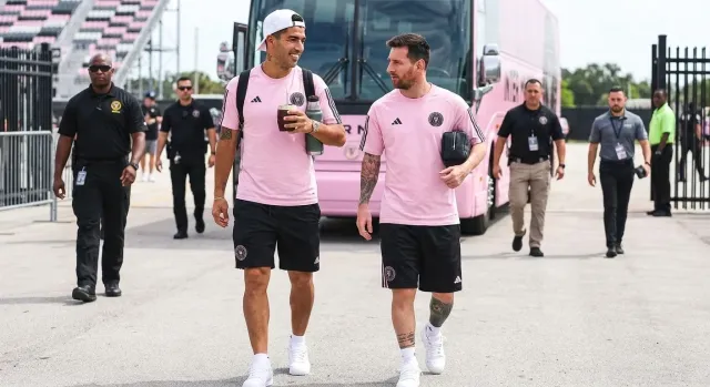 Messi and Suárez in Daily Contact With Their Fourth-Division Club