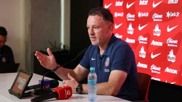 Milito backs Romo after Chivas fall to Queretaro
