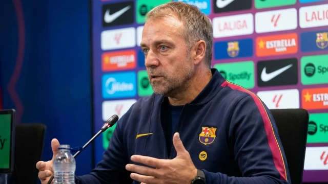 Flick: el Barça piensa en fichar un defensa en enero