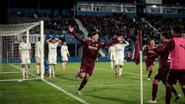 Torque goleó 3-1 a Liverpool con suplentes y quedó como único líder del Clausura