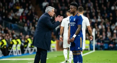 El Real Madrid de Mourinho llega tocado al Clásico: Vinícius sin gol, defensa inestable y Bernabéu impaciente