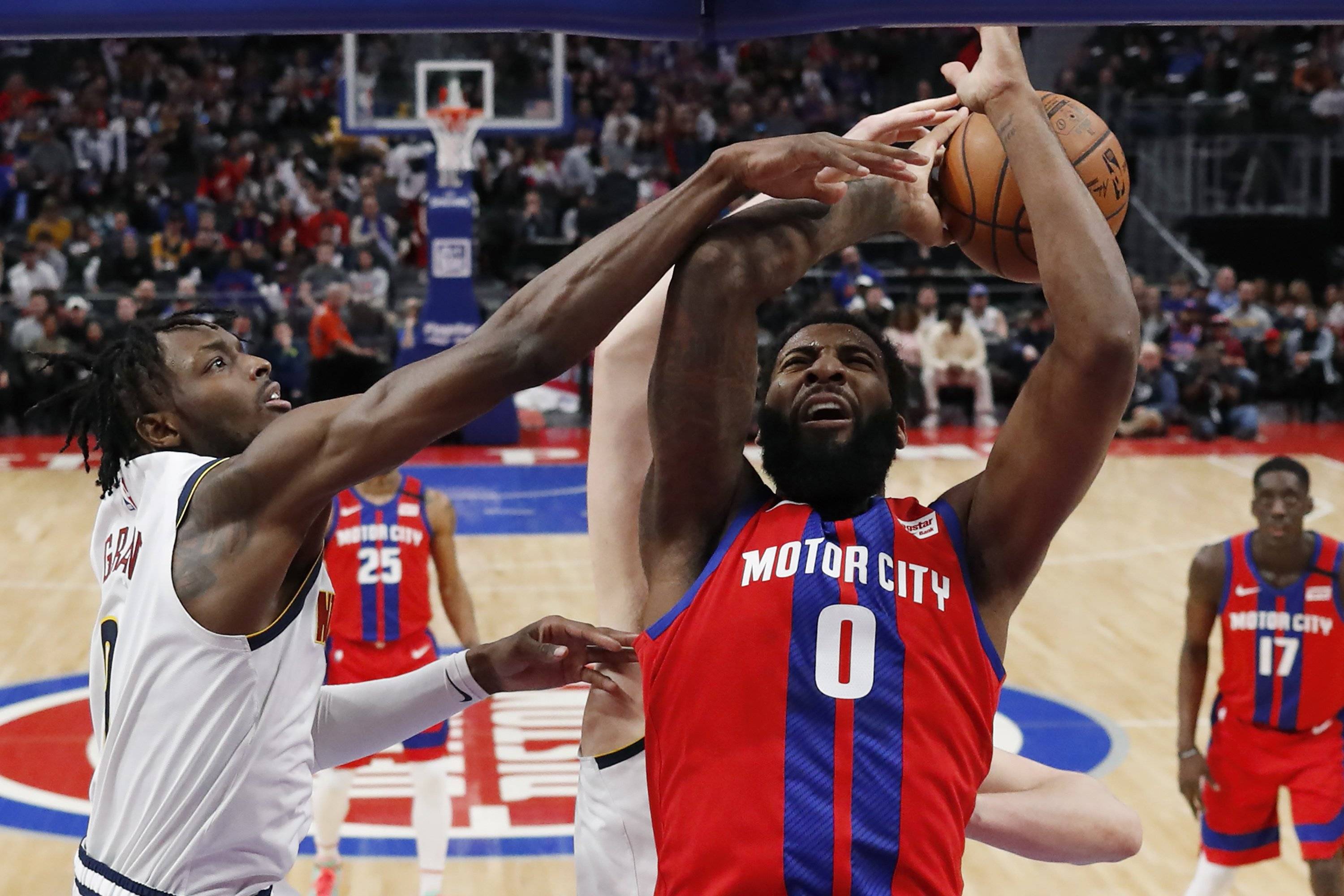 Pistons remontan y superan a Nuggets