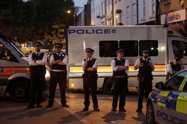 Policía pide calma tras ataque contra musulmanes en Londres