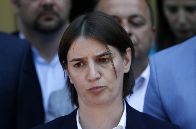 Confirmación de primera ministra homosexual serbia, en duda