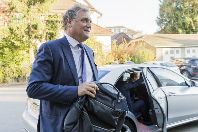 Inician causa por sobornos contra presidente del PSG