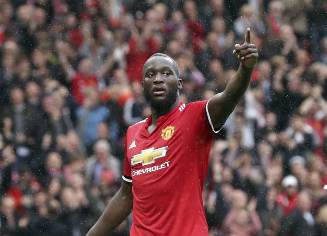 Man United lleva su ataque a casa de Liverpool