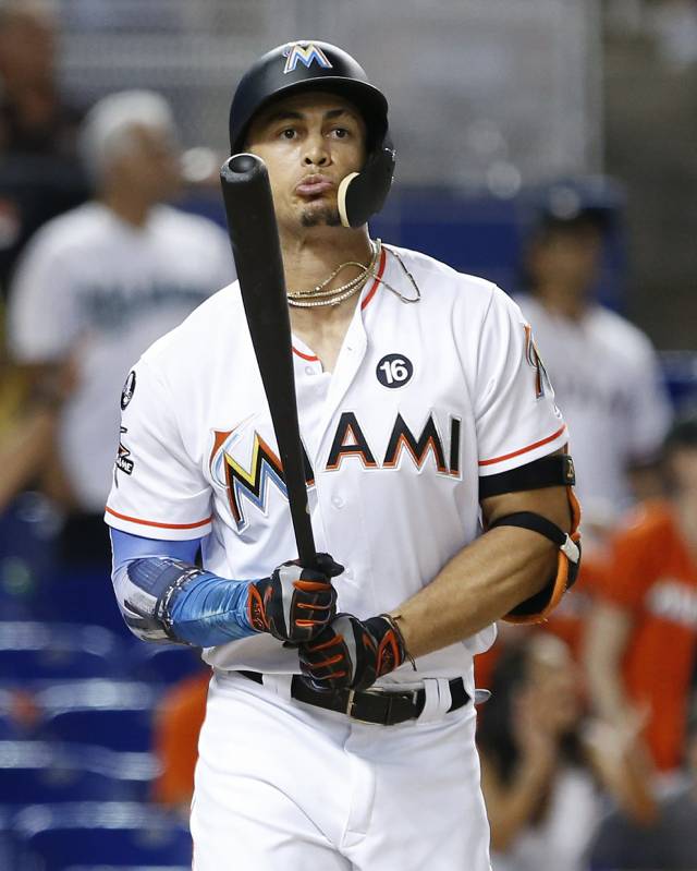 Gigantes dicen tener parámetros para un canje por Stanton