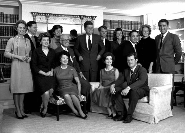 CNN da una mirada histórica a los Kennedy con nueva serie