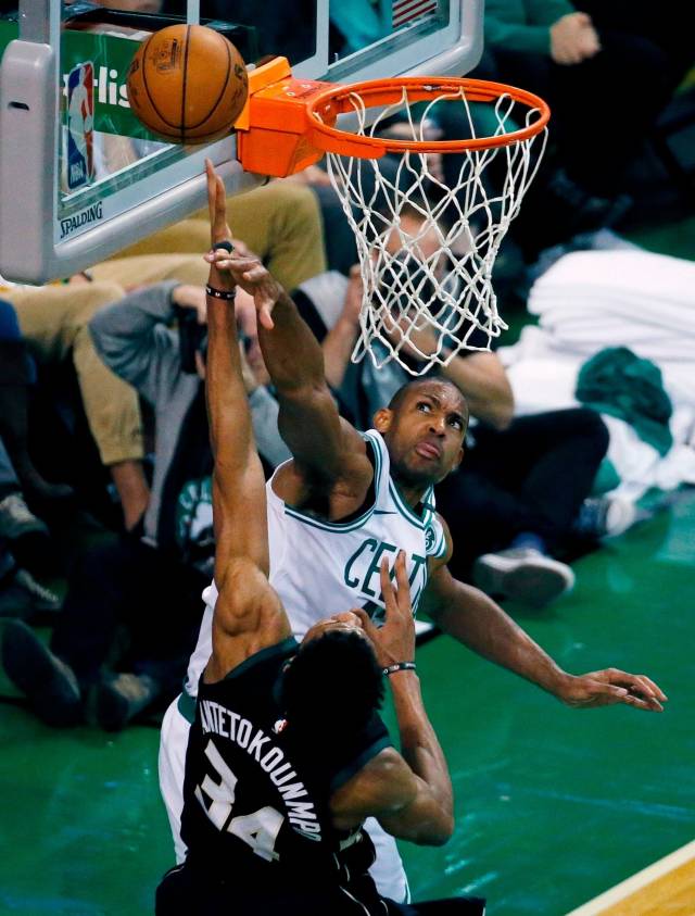 Celtics resiste para vencer 113-107 a Bucks en tiempo extra