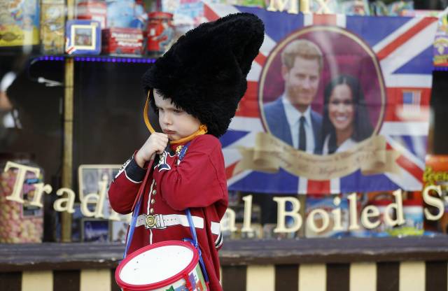 Aún no está claro quién llevará a Meghan Markle al altar