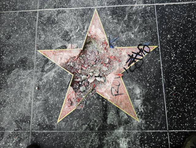 Sentencian a hombre que vandalizó la estrella de Trump