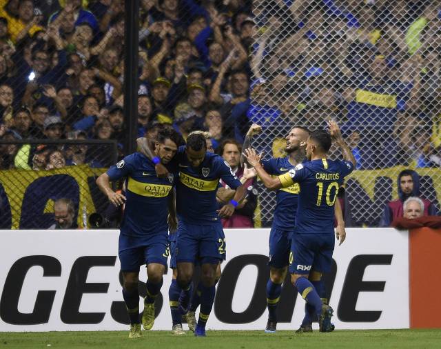 Aquejado por lesiones, Gago se va de Boca Juniors