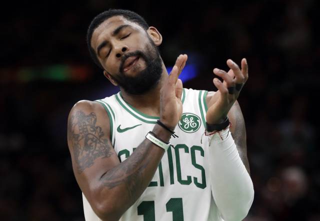 Irving aporta triple doble y Celtics vencen a Kings