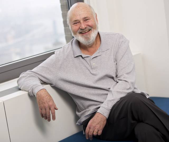 Rob Reiner conversa sobre el 30 aniversario de Harry y Sally