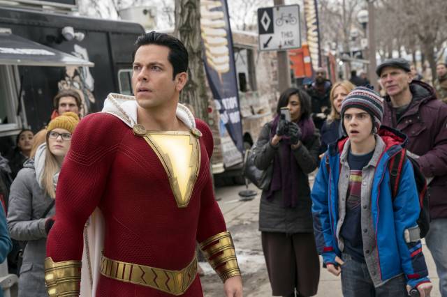 "Shazam!" se mantiene en primer lugar en las taquillas