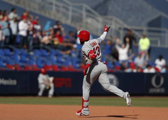 Ozuna y Cardenales vencen 9-5 a Rojos en México