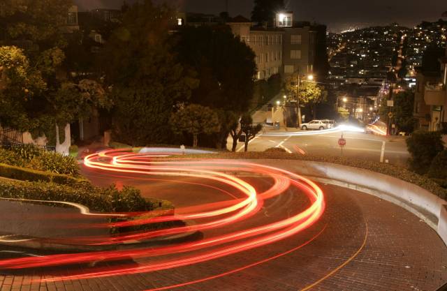 San Francisco pondera cobrar por visitas a calle sinuosa